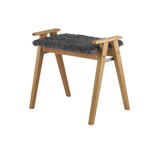 Pall i ek med grå fårskinnssits och trähandtag, skandinavisk design