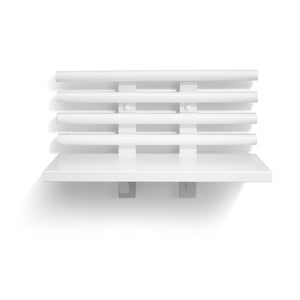 Vit väggmonterad bänk med ryggstöd i lameller, modern design för utomhus- eller inomhusbruk