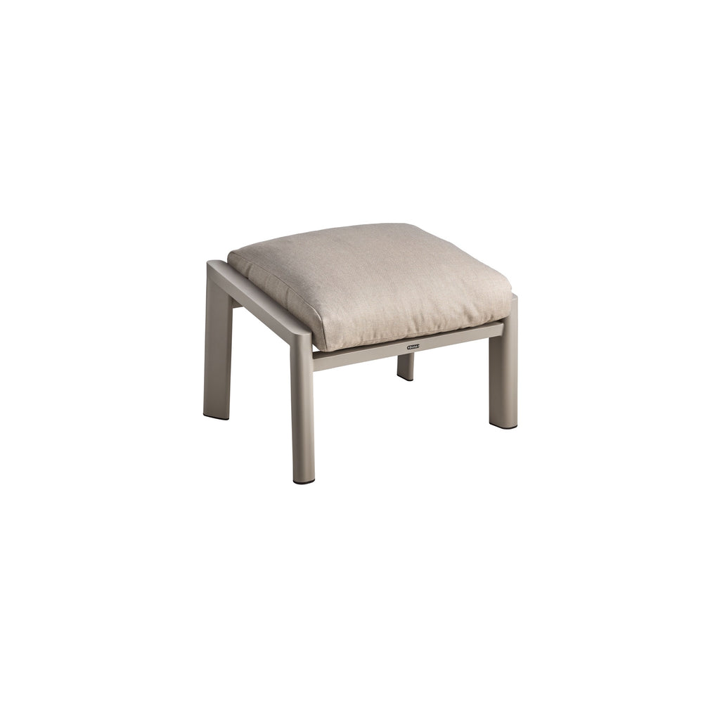 Fotpall tillverkad i aluminium, Textilene och Olefin. I färgen Khaki/tawny.