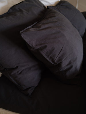 Crinkle Örngott 50x90cm phantom black- miljöbild