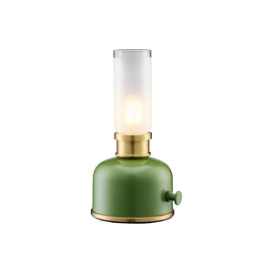 Frida bordslampa grön- produktbild tänd
