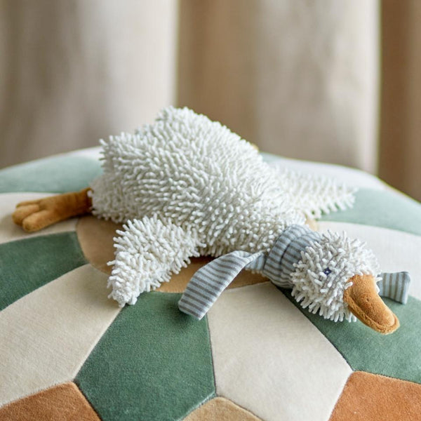 Gaspard Gosedjur L20cm, Polyester- miljöbild