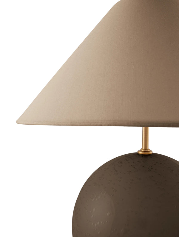 Iris Bordslampa 35 Mocha- detaljbild på lampfot