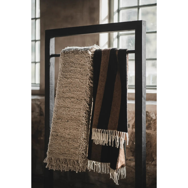 Zara Pläd 130x170cm, brun/ svart- miljöbild