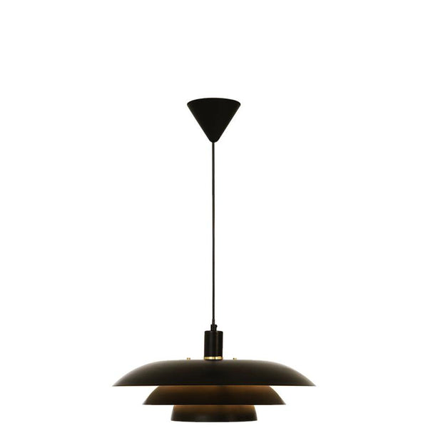 Svart taklampa med tre skärmar i modern skandinavisk design, hängande från svart taksladd