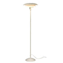 Vit golvlampa med flerskiktad skärm i skandinavisk design, tänd med synlig sladd