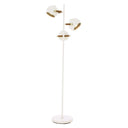 Vit golvlampa med tre justerbara spotlights och trädetaljer på hög stolpe med rund fot