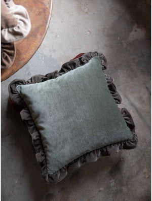 Selma Kuddfodral 45x45cm Sammet- miljöbild #Grön