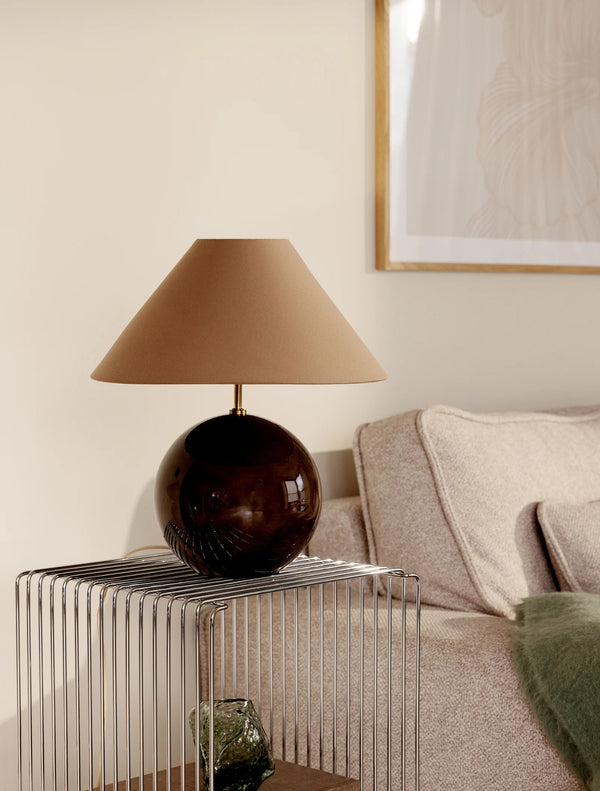Iris Bordslampa 35 Mocha- miljöbild