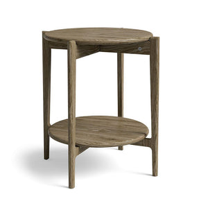 Runt sidobord i ekfanér med två hyllplan och fyra ben i naturfärgad finish