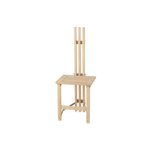 Stol i ljust trä med hög rygg och geometriskt design, inspirerad av Charles Rennie Mackintosh stil