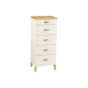 Vit byrå med fem lådor och detaljer i ljust trä, moderna träben och handtag i trä och metall