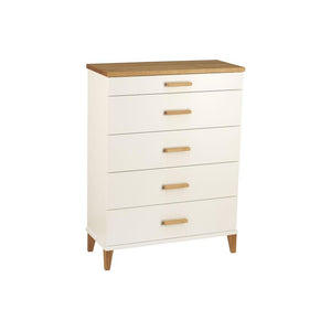 Vit byrå med fem lådor och trätopp i ek, moderna trähandtag och ben i skandinavisk design