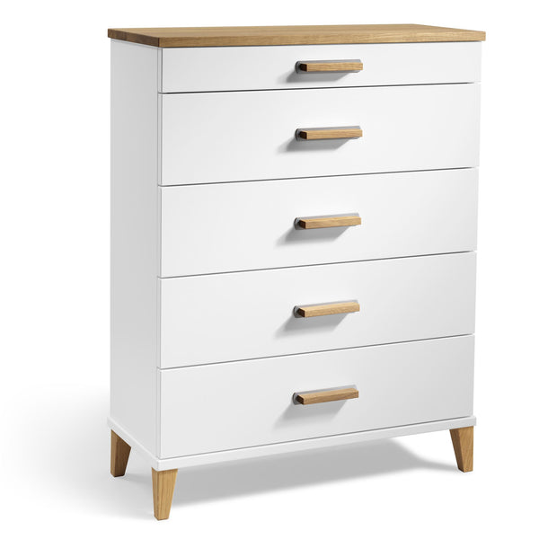 Vit byrå med fem lådor och trädetaljer i ek, moderna trähandtag och träben