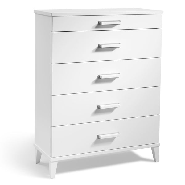 Vit byrå med fem lådor och kromade handtag på ben i modern skandinavisk design