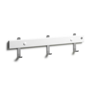 Vit krokgavel med tre metallfästen och två vita knappar för väggmontering