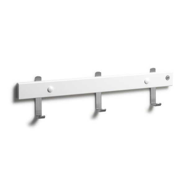 Vit krokplatta med tre grå krokar för upphängning på dörr eller vägg