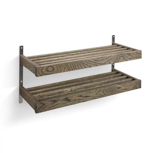 Väggmonterad tvåhyllor hylla i bruntonat trä med metallbeslag i industriell stil