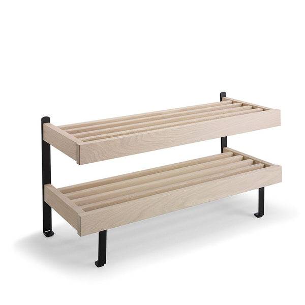 Tvådelad skoställning i ljust trä med svarta metallben, modern design för förvaring av skor