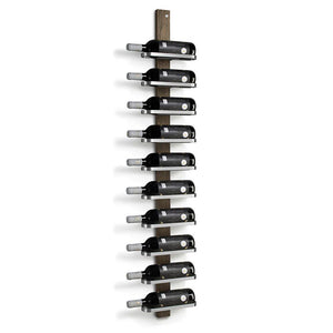 Vinställ i trä med svarta metallhållare för 10 flaskor, vertikal väggmonterad design
