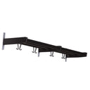 Svart väggmonterad hatthylla med krokar i metall, vikbar design för smal förvaring