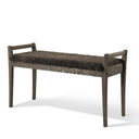 Bänk med mörkt trä och grå fårskinnsdyna, skandinavisk design med armstöd