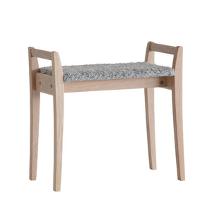 Pall i ljust trä med grå ullig sits och fyra ben med handtag