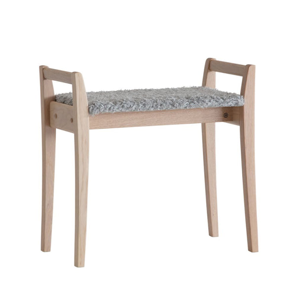 Pall i ljust trä med grå ullig sits och fyra ben med handtag