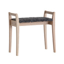 Pall i ljust trä med grå fluffig sits och handtag på sidorna