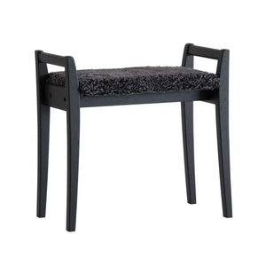 Svart fotpall med träben och flätad sits i mörkgrått material