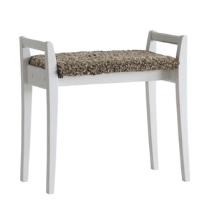 Pall med grå träram och flätad sits i naturfiber, fyra ben och handtag på sidorna