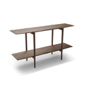 Tvåhyllad konsollbord i mörkbrun träfärg med smala ben och moderna raka linjer