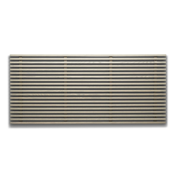 Bambumatta i randigt mönster med beige, bruna och gråa toner - hållbar golvmatta för kök och hall