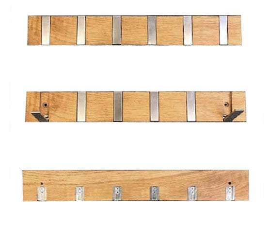 Träkrokar i olika stilar - rak modell, vinklad modell och metallkrokar på träbas