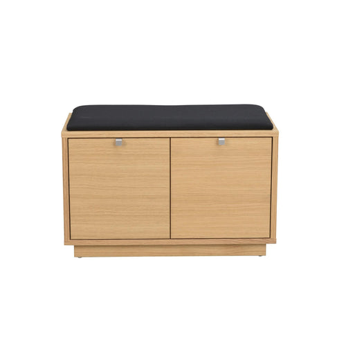 Hallbänk i ljust trä med svart stoppad dyna och två skjutdörrar för förvaring