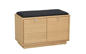 Sittbänk med förvaring i ljust trä med svart dyna och två skjutdörrar