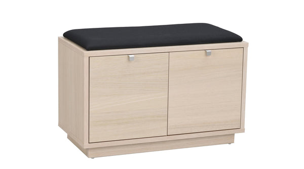 Hallbänk med förvaring i ljust trä med svart stoppad sittdyna och två skjutdörrar