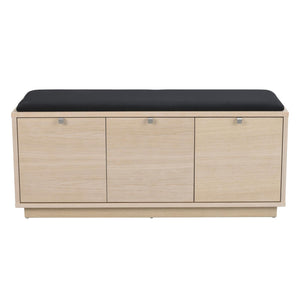 Hallbänk med tre luckor i ljust trä och svart stoppning, perfekt för förvaring av skor