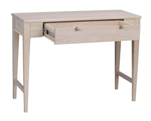 Skrivbord i ljust trä med utdragen låda och smala ben