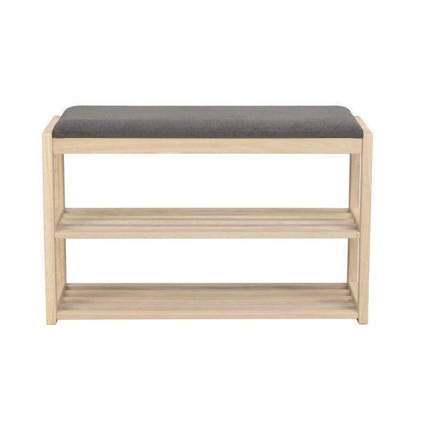 Hallbänk i ljust trä med grå stoppad sittdyna och två öppna hyllplan för skoförvaring