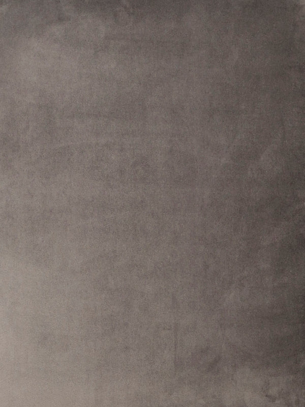 Grå betongtextur med mjuka nyanser och naturlig slitage för modern inredning