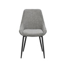 Grå matstol med svarta metallben och hög rygg i modern skandinavisk design