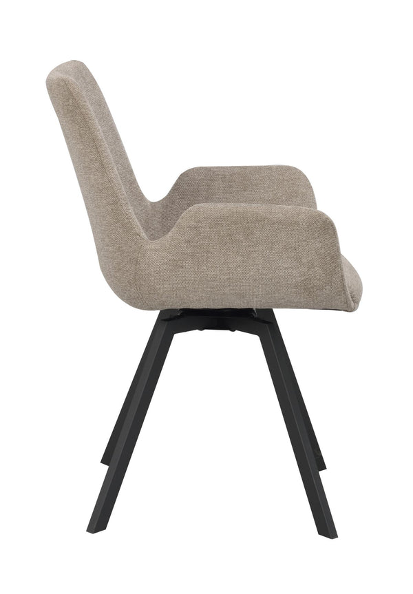 Beige stoppad stol med svarta träben i modern design, sidovy