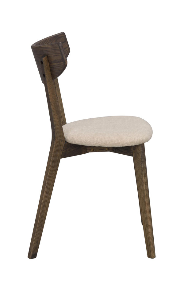Matstol i mörkbrun ek med beige stoppad sits, sidovy som visar träkonstruktion och design