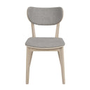 Stol med grå klädsel och ljust trä, modern design med stoppad sits och ryggstöd