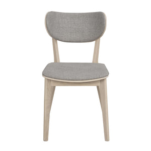 Stol med grå klädsel och ljust trä, modern design med stoppad sits och ryggstöd