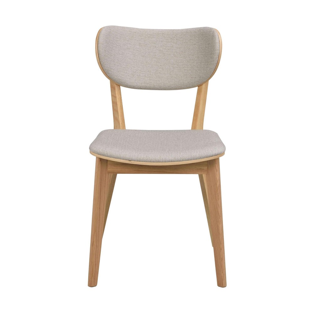 Matstol i ek med grå tygklädsel, skandinavisk design med sits och ryggstöd i stoppad textil
