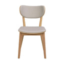 Matstol i ek med grå tygklädsel, skandinavisk design med sits och ryggstöd i stoppad textil