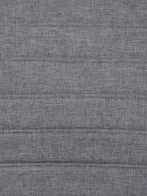 Grå melerad tygstruktur i linne eller bomull med synliga vävda trådar