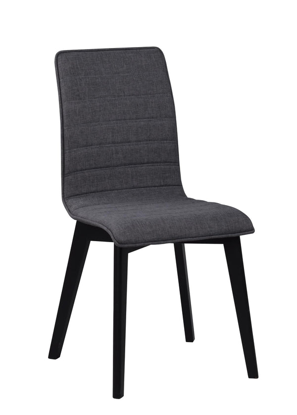 Grå stoppad matstol med svarta träben i modern skandinavisk design